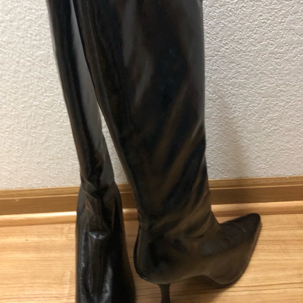 Black man made 3inch boots, Size 10